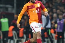 九游登录中心-转换进攻中传球优先还是持球推进更有效，足球转移进攻