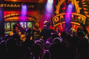 九游游戏中心官网-全国高校体育舞蹈大赛舞姿优美技艺精湛，大学体育舞蹈大赛