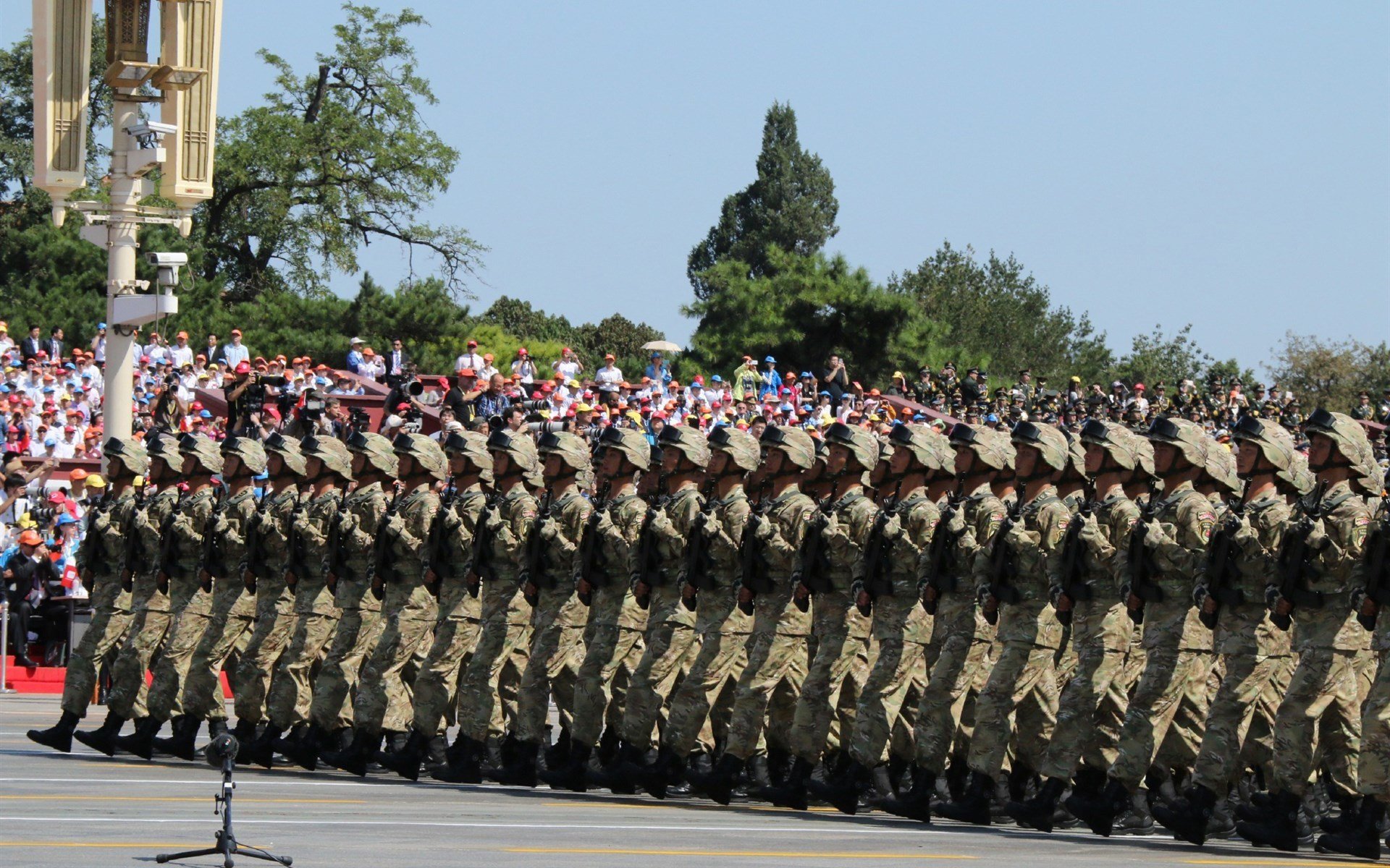 男子十项全能世锦赛中国选手首次登顶，男子十项全能世界纪录是多少