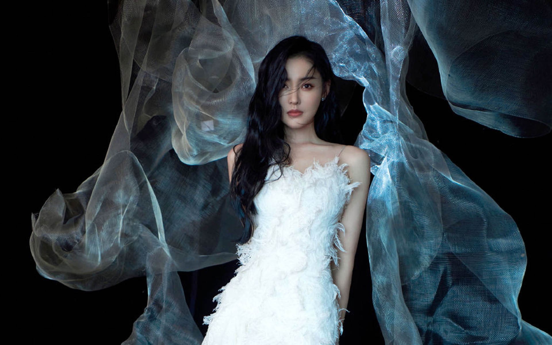 中国足球职业俱乐部球员转会市场活跃度增强，中国足球球员转会费排名