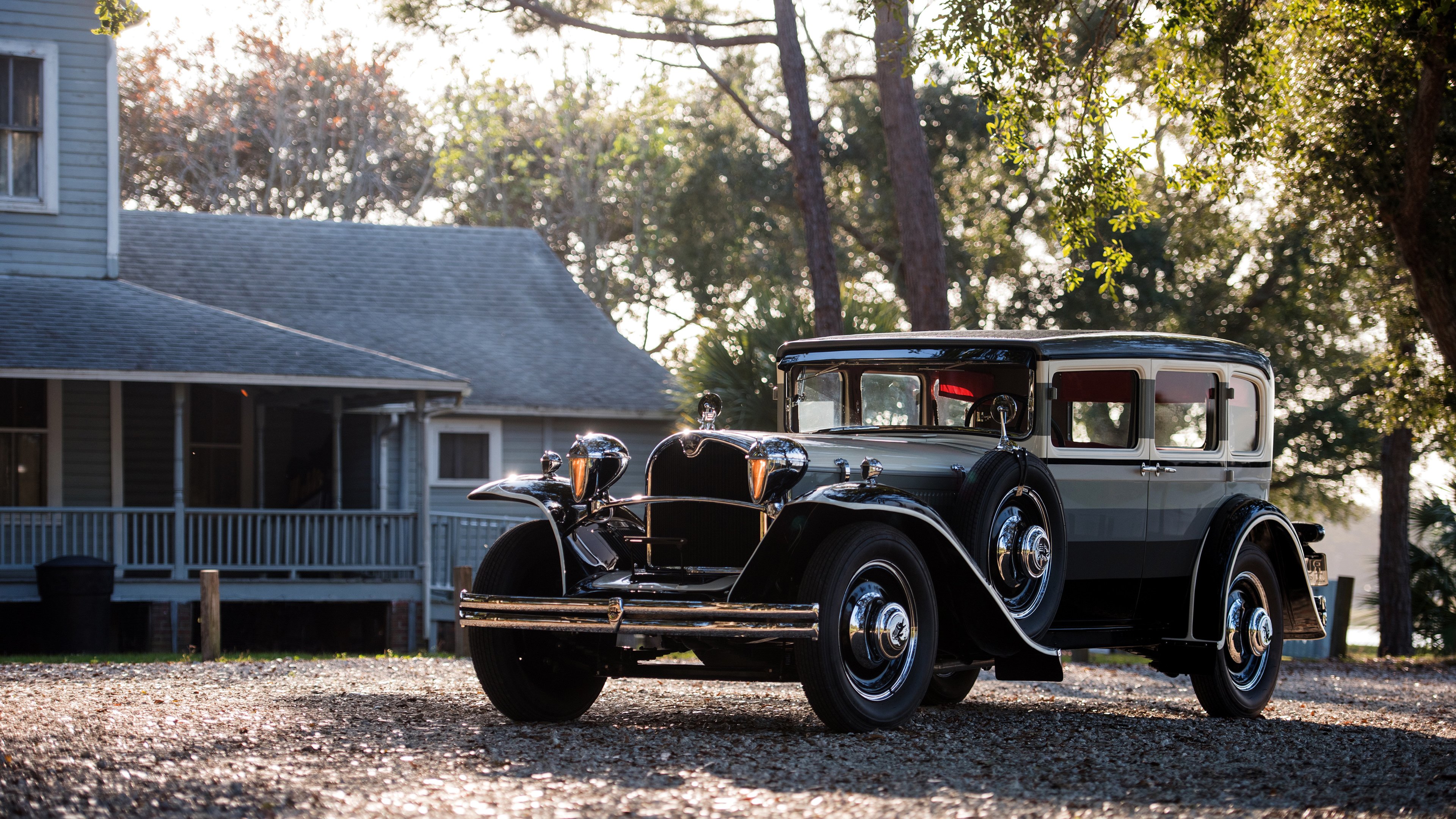 全黑队的每次进攻和防守都极具威胁，是橄榄球锦标赛中的顶尖球队